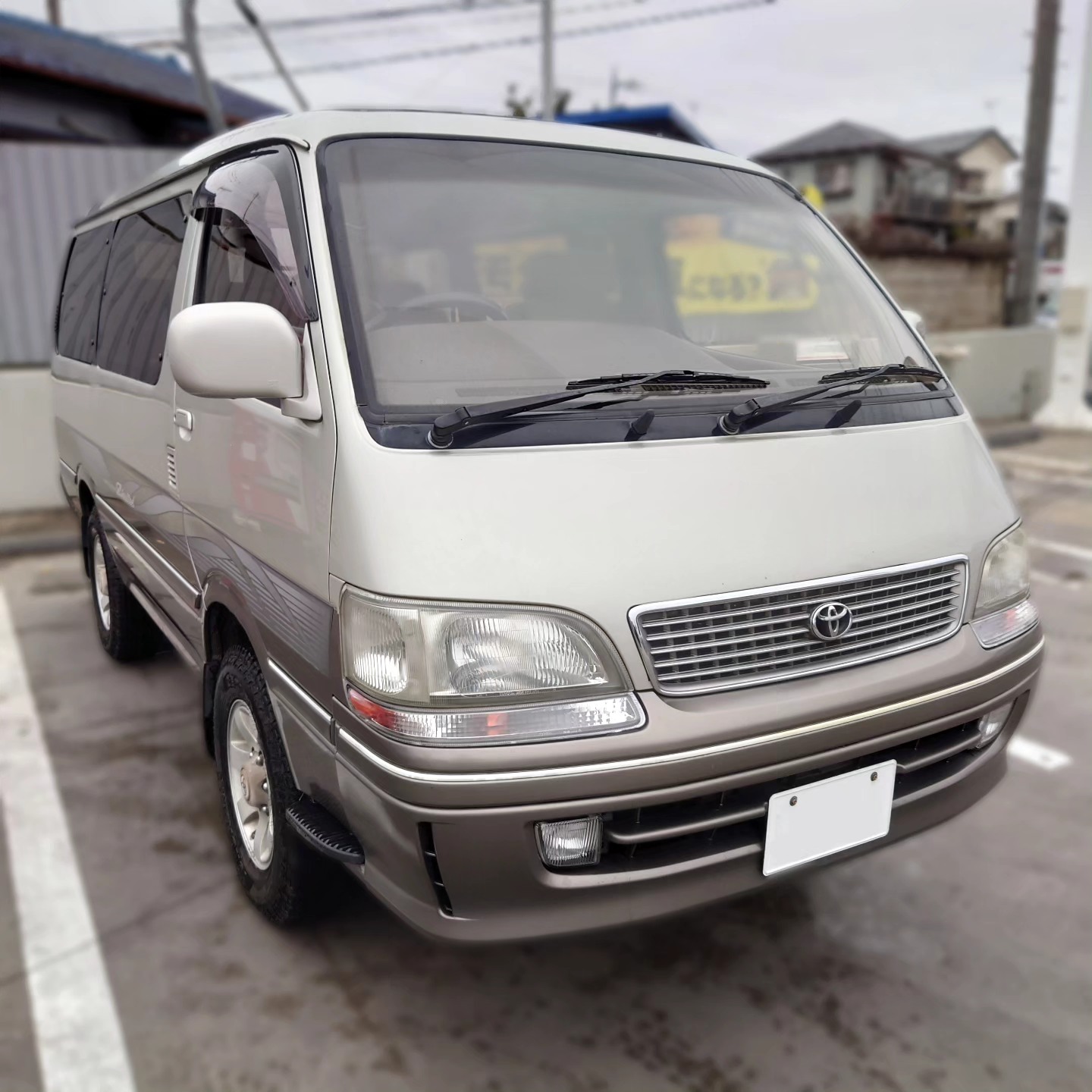 ハイエースワゴン240401